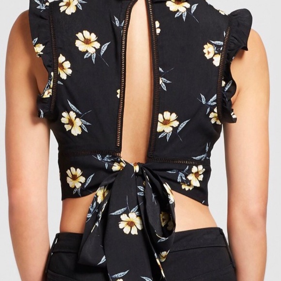 ✖️✖️SOLD✖️✖️Floral Crop Top & High waisted Pants - Picture 3 of 4